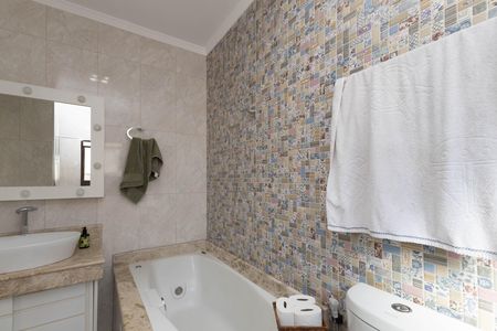 Casa de condomínio para alugar com 200m², 3 quartos e 2 vagas Casa de condomínio para alugar com 200m², 3 quartos e 2 vagasBanheiro da Suíte