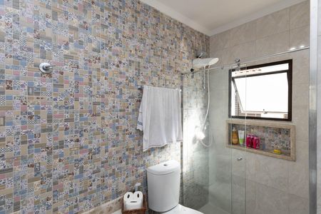 Casa de condomínio para alugar com 200m², 3 quartos e 2 vagas Casa de condomínio para alugar com 200m², 3 quartos e 2 vagasBanheiro da Suíte