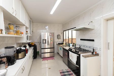 Casa de condomínio para alugar com 200m², 3 quartos e 2 vagas Casa de condomínio para alugar com 200m², 3 quartos e 2 vagasCozinha - Armários