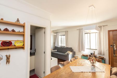 Sala  de casa de condomínio à venda com 3 quartos, 200m² em Vila Mazzei, São Paulo