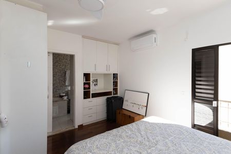 Casa de condomínio para alugar com 200m², 3 quartos e 2 vagas Casa de condomínio para alugar com 200m², 3 quartos e 2 vagasSuite