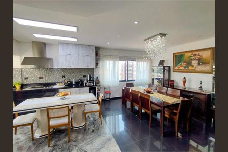 Apartamento à venda com 4 quartos, 240m² em Jardim Avelino, São Paulo