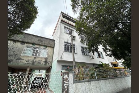 Apartamento à venda com 75m², 2 quartos e sem vagaFachada + placa