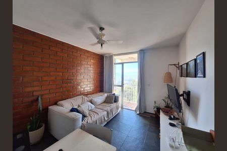 Apartamento à venda com 70m², 2 quartos e 1 vaga Apartamento à venda com 70m², 2 quartos e 1 vagaSala