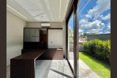Casa à venda com 4 quartos, 463m² em Sousas, Campinas
