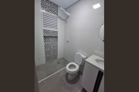 Banheiro de kitnet/studio para alugar com 1 quarto, 24m² em Brás, São Paulo