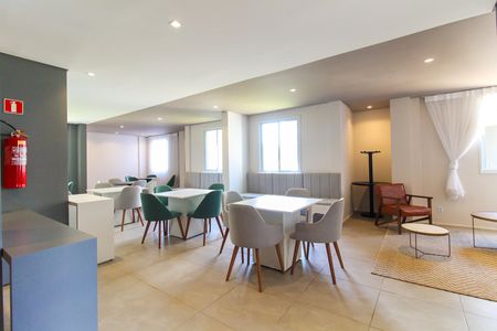Apartamento para alugar com 41m², 2 quartos e 1 vaga Apartamento para alugar com 41m², 2 quartos e 1 vagaÁrea comum - Salão de festas