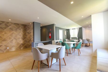 Apartamento para alugar com 41m², 2 quartos e 1 vaga Apartamento para alugar com 41m², 2 quartos e 1 vagaÁrea comum - Salão de festas