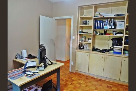 Apartamento à venda com 136m², 4 quartos e sem vaga