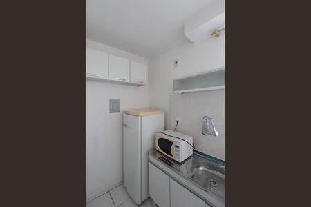 Cozinha e Área de Serviço de apartamento para alugar com 2 quartos, 44m² em Heliópolis, Belo Horizonte