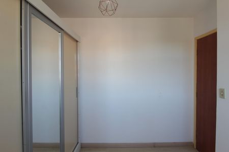 Quarto 2 de apartamento para alugar com 2 quartos, 44m² em Heliópolis, Belo Horizonte