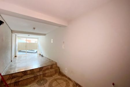 Garagem de casa para alugar com 3 quartos, 100m² em Sagrada Família, Belo Horizonte