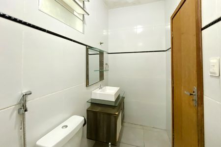 Casa para alugar com 100m², 3 quartos e 1 vaga Casa para alugar com 100m², 3 quartos e 1 vagaBanheiro