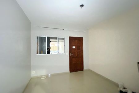 Casa para alugar com 100m², 3 quartos e 1 vaga Casa para alugar com 100m², 3 quartos e 1 vagaSala