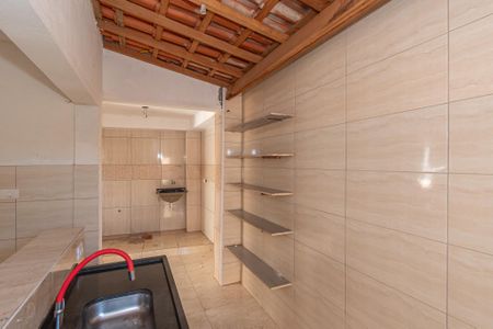 Casa para alugar com 60m², 1 quarto e sem vaga