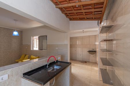 Casa para alugar com 60m², 1 quarto e sem vaga