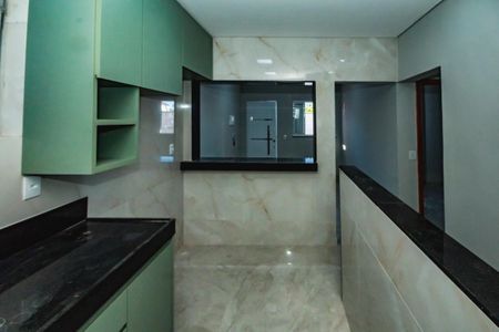 Cozinha de apartamento para alugar com 2 quartos, 60m² em Santa Monica, Belo Horizonte