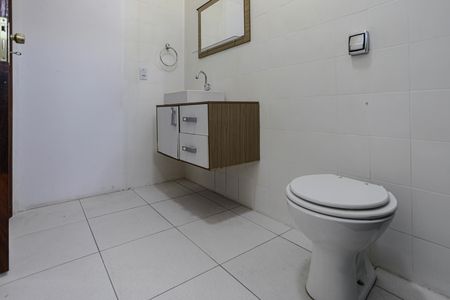 Casa para alugar com 200m², 3 quartos e 4 vagas Casa para alugar com 200m², 3 quartos e 4 vagasBanheiro
