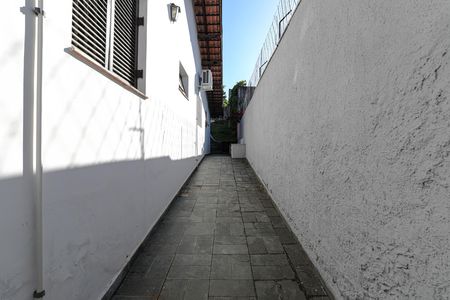 Quintal de casa para alugar com 3 quartos, 200m² em Vila Oliveira, Mogi das Cruzes