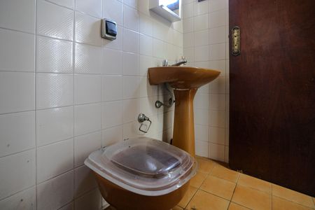 Casa para alugar com 200m², 3 quartos e 4 vagas Casa para alugar com 200m², 3 quartos e 4 vagasBanheiro de Serviço