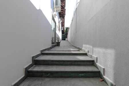 Casa para alugar com 200m², 3 quartos e 4 vagas Casa para alugar com 200m², 3 quartos e 4 vagasQuintal
