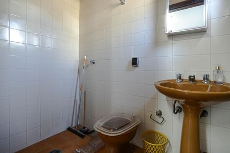 Casa para alugar com 200m², 3 quartos e 4 vagas Casa para alugar com 200m², 3 quartos e 4 vagasBanheiro de Serviço