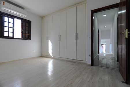 Casa para alugar com 200m², 3 quartos e 4 vagas Casa para alugar com 200m², 3 quartos e 4 vagasQuarto 2 - Suíte