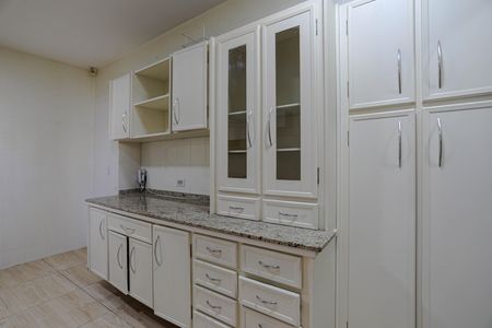 Casa para alugar com 200m², 3 quartos e 4 vagas Casa para alugar com 200m², 3 quartos e 4 vagasCozinha
