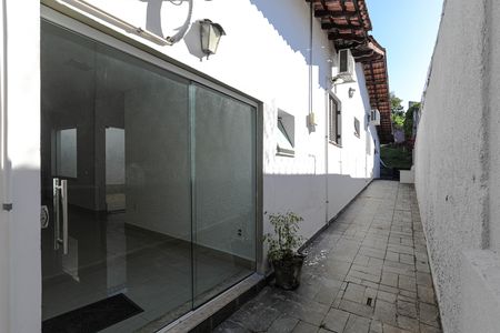 Casa para alugar com 200m², 3 quartos e 4 vagas Casa para alugar com 200m², 3 quartos e 4 vagasQuintal