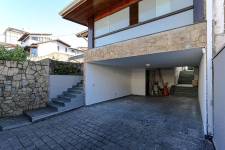 Garagem de casa para alugar com 3 quartos, 200m² em Vila Oliveira, Mogi das Cruzes