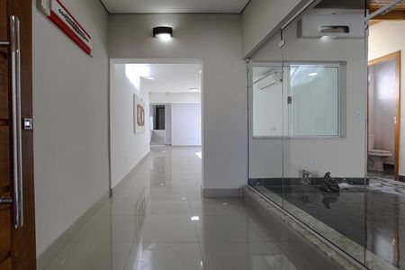 Casa para alugar com 200m², 3 quartos e 4 vagas Casa para alugar com 200m², 3 quartos e 4 vagasSala