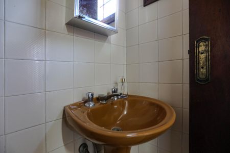 Casa para alugar com 200m², 3 quartos e 4 vagas Casa para alugar com 200m², 3 quartos e 4 vagasBanheiro de Serviço