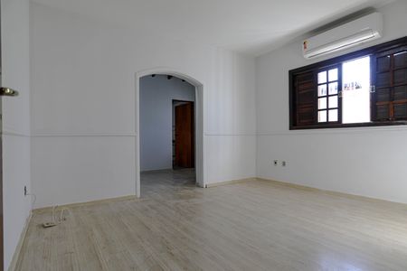Casa para alugar com 200m², 3 quartos e 4 vagas Casa para alugar com 200m², 3 quartos e 4 vagasQuarto 2 - Suíte