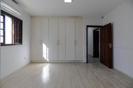 Casa para alugar com 200m², 3 quartos e 4 vagas Casa para alugar com 200m², 3 quartos e 4 vagasQuarto 2 - Suíte