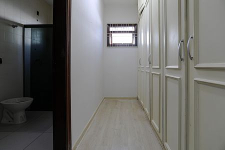Casa para alugar com 200m², 3 quartos e 4 vagas Casa para alugar com 200m², 3 quartos e 4 vagasCloset - Quarto 3 - Suíte