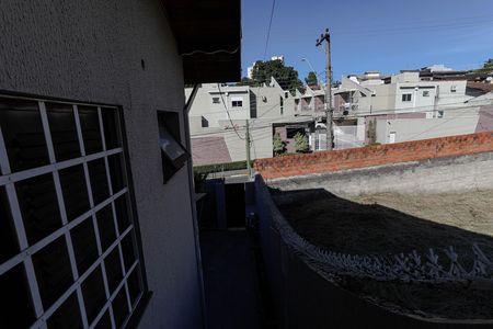 Vista - Banheiro de Serviço de casa para alugar com 3 quartos, 200m² em Vila Oliveira, Mogi das Cruzes