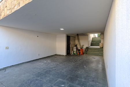 Garagem de casa para alugar com 3 quartos, 200m² em Vila Oliveira, Mogi das Cruzes
