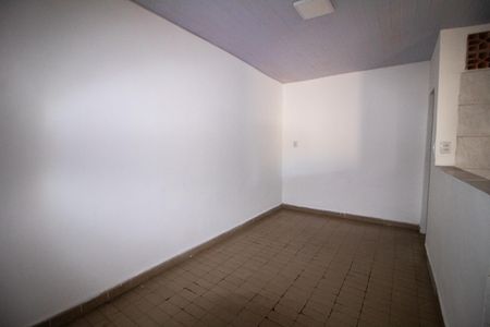 Casa para alugar com 55m², 2 quartos e sem vaga Casa para alugar com 55m², 2 quartos e sem vagaSala