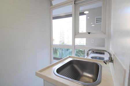 Área de serviço de apartamento para alugar com 3 quartos, 90m² em Barra Olímpica, Rio de Janeiro
