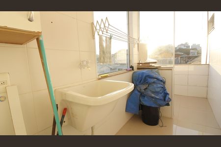 Área de Serviço de casa de condomínio para alugar com 4 quartos, 104m² em Ogiva, Cabo Frio