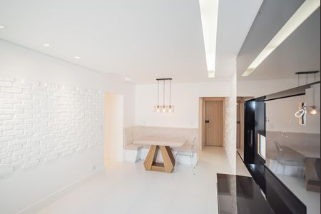 Apartamento para alugar com 78m², 2 quartos e 1 vagaSala