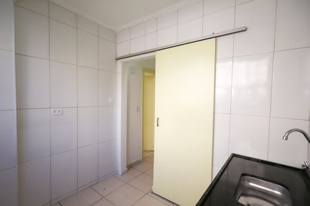Cozinha de apartamento para alugar com 2 quartos, 49m² em Cidade Monções, São Paulo