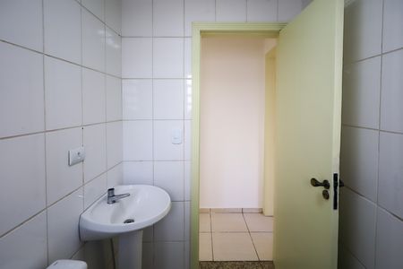 Banheiro de apartamento para alugar com 2 quartos, 49m² em Cidade Monções, São Paulo