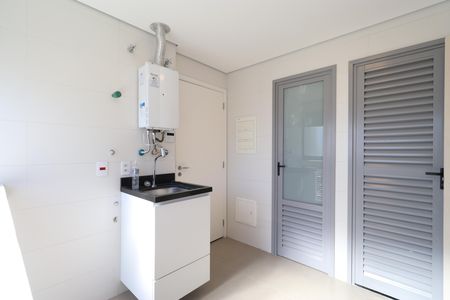 Área de Serviço de apartamento para alugar com 4 quartos, 184m² em Água Branca, São Paulo