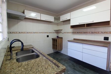 Cozinha de casa de condomínio para alugar com 2 quartos, 69m² em Jardim Amaralina, São Paulo
