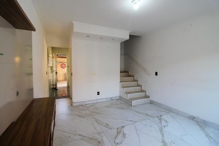 Sala de casa de condomínio para alugar com 2 quartos, 69m² em Jardim Amaralina, São Paulo