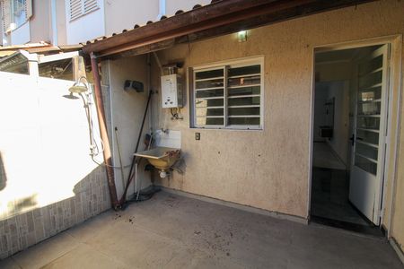 Área de Serviço de casa de condomínio para alugar com 2 quartos, 69m² em Jardim Amaralina, São Paulo