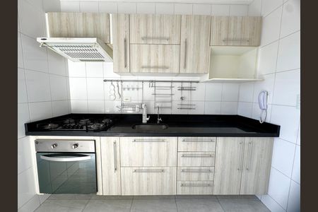 Cozinha de apartamento para alugar com 2 quartos, 57m² em Vila Milton, Guarulhos