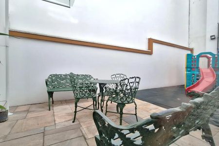 Apartamento para alugar com 213m², 3 quartos e 2 vagas Apartamento para alugar com 213m², 3 quartos e 2 vagasPlayground