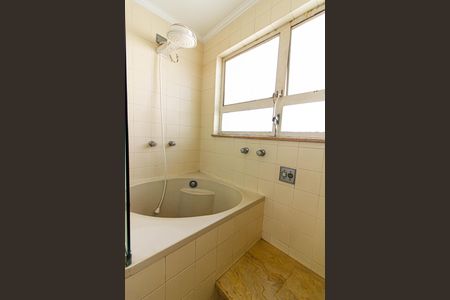 Apartamento para alugar com 213m², 3 quartos e 2 vagas Apartamento para alugar com 213m², 3 quartos e 2 vagasBanheiro da Suíte 2